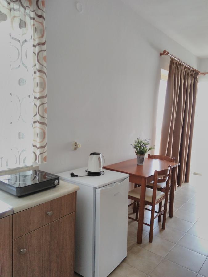 Maria Studios And Apartments ฮารากิ ภายนอก รูปภาพ